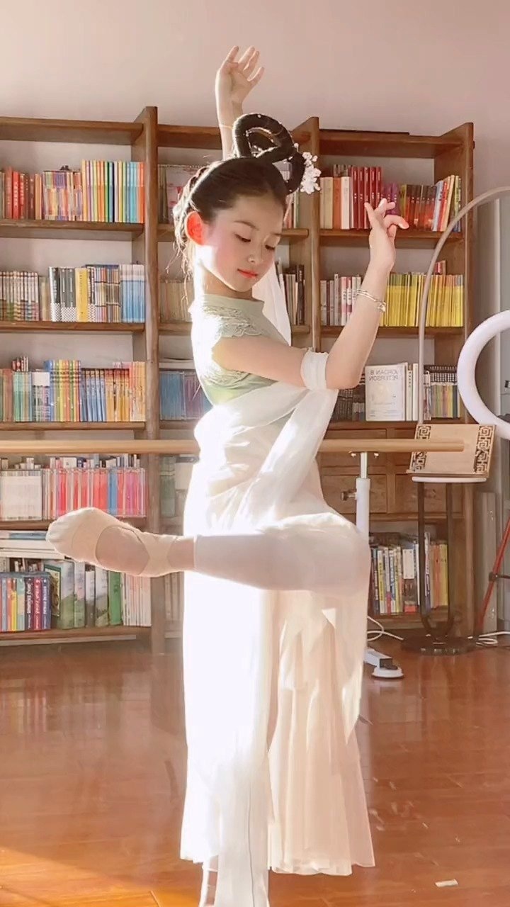 神仙妹妹憋不住笑就成小可爱啦霍元甲舞蹈古典舞古金灵