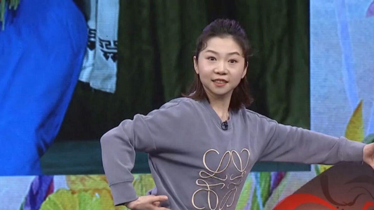 京剧演员徐滢功法展示动作行云流水展现了扎实的基本功