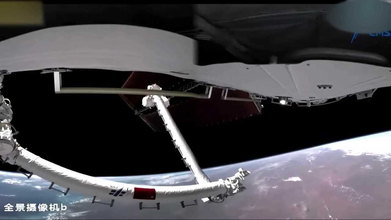中国空间站机械臂真实工作爬行状态(4k视频)