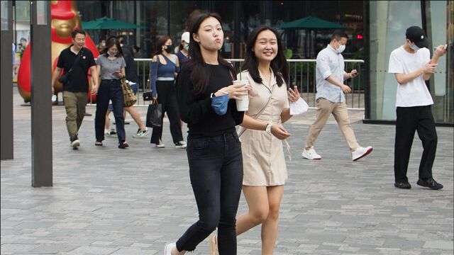 女性如何穿着打扮?性格身材肤色年龄决定穿衣风格,自信心很重要