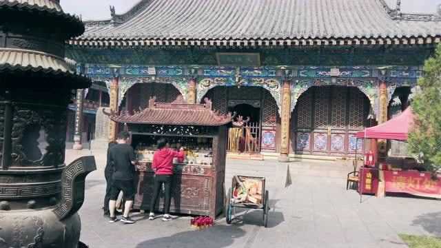 五台山是文殊菩萨道场,有座寺庙被称为为大文殊寺,二者有何联系