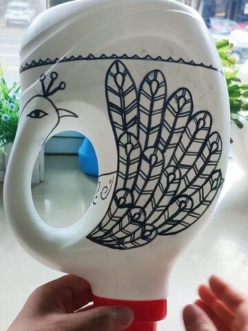 变废为宝洗衣液瓶制作孔雀花盆详细画图案教程一照着画吧