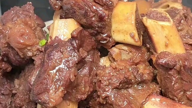 红烧牛排,这样做好吃不柴,最后一口骨髓绝了