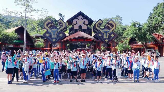 三亚市实验小学800名师生槟榔谷开展非遗研学活动