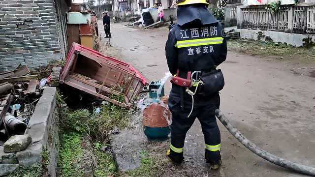 宜丰棠浦镇一民居厨房着火险酿大祸!