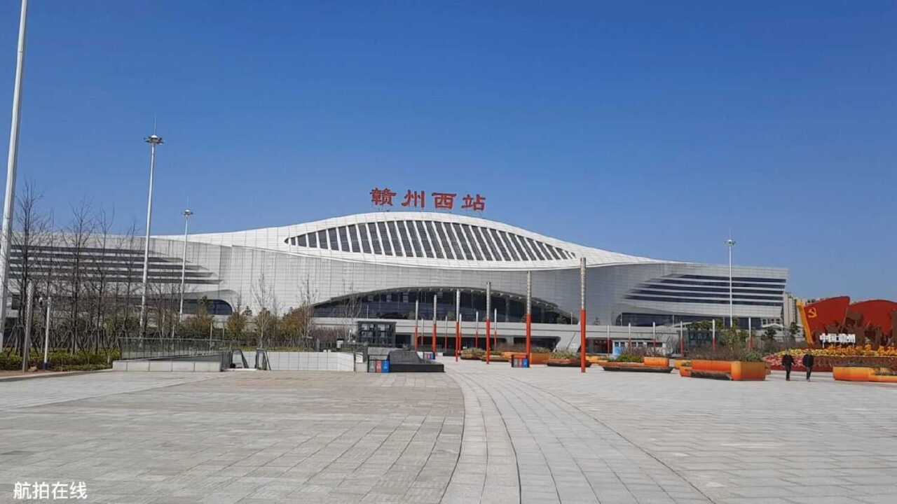 江西赣州石城建高铁站图片