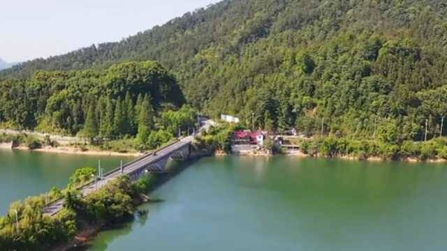 太平湖风景区是安徽省实施“两山一湖”旅游发展战略的内容