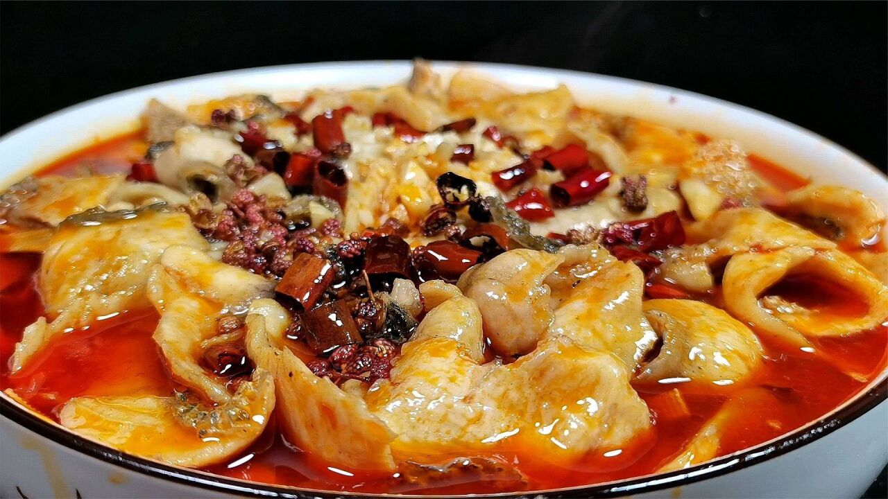 这才是水煮鱼的家常做法,鱼片滑嫩,麻辣鲜香,好吃的停不下来