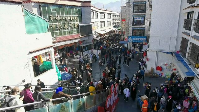 西藏拉萨冲赛康市场,中国最大的天珠珊瑚松石交易市场