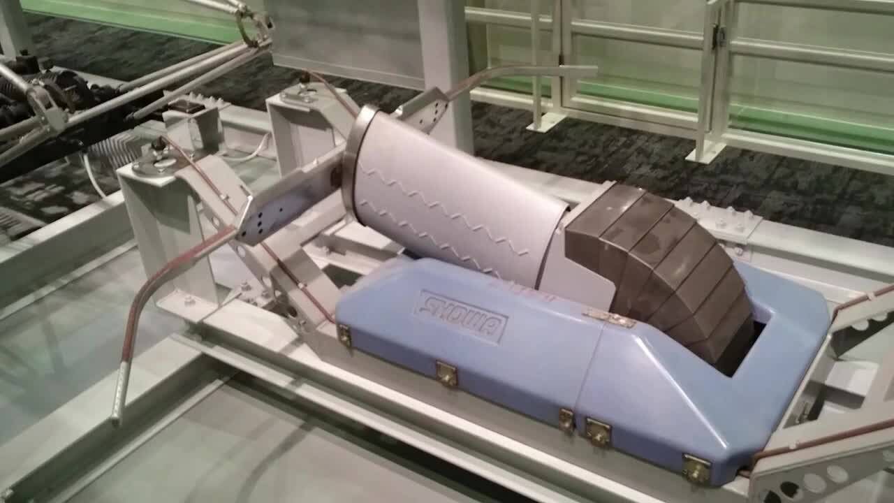 新干线500系的翼型受电弓升降弓演示