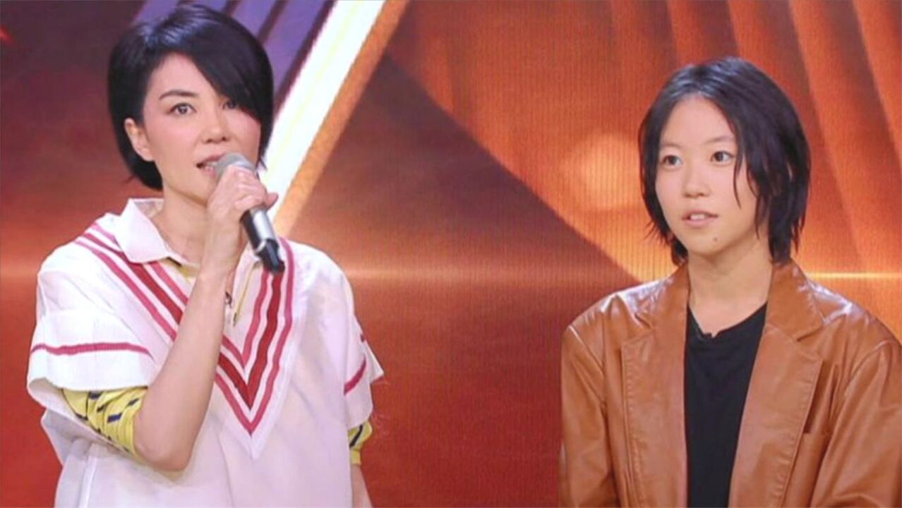 窦靖童唱歌名场面,现场再现王菲式唱腔,不愧是天后的女儿!_腾讯视频