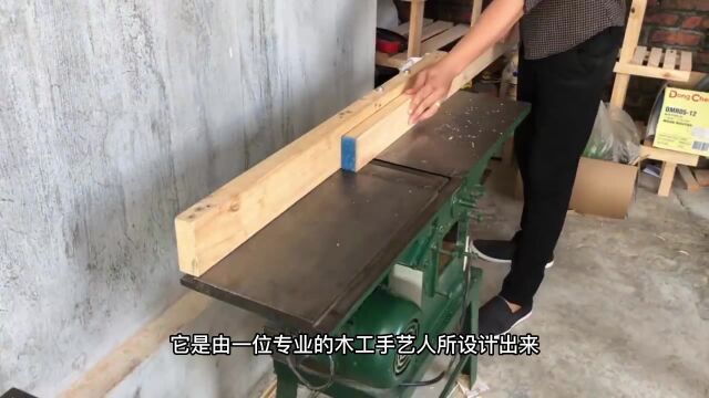 这设计真巧妙,制作一件可以当成沙发又可以变成桌椅的家具