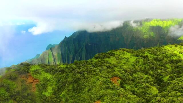 世界上最美丽的海滩之夏威夷考艾岛(Nawiliwili)也叫可爱岛