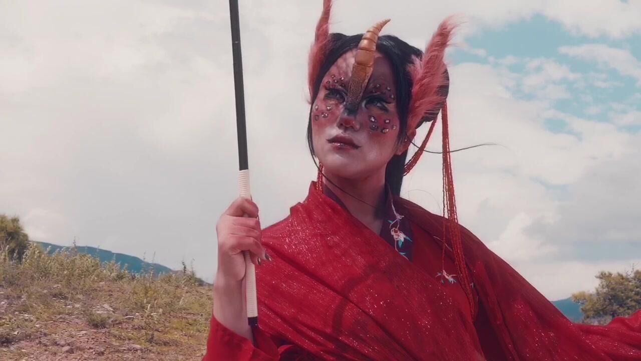西山经:狰。莪之山有兽焉,其状如赤豹,五尾一角,其音如击石,其名曰狰。_腾讯视频