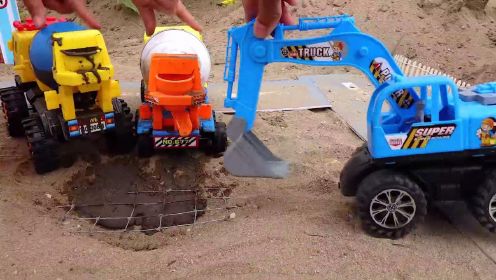工程车、挖掘机等汽车玩具浇筑施工，儿童益智卡通，婴幼儿宝宝早教游戏视频