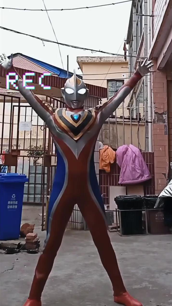 盖亚奥特曼皮套试穿