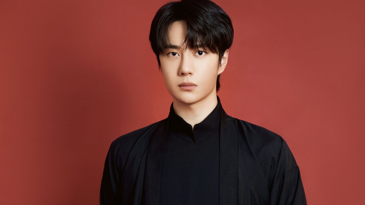 王一博河南卫视春晚《双生》舞台,意犹未尽