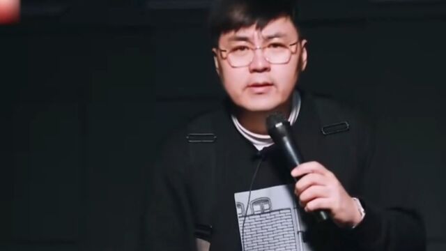 脱口秀演员王十七,带上国产人工心脏,讲爆笑段子