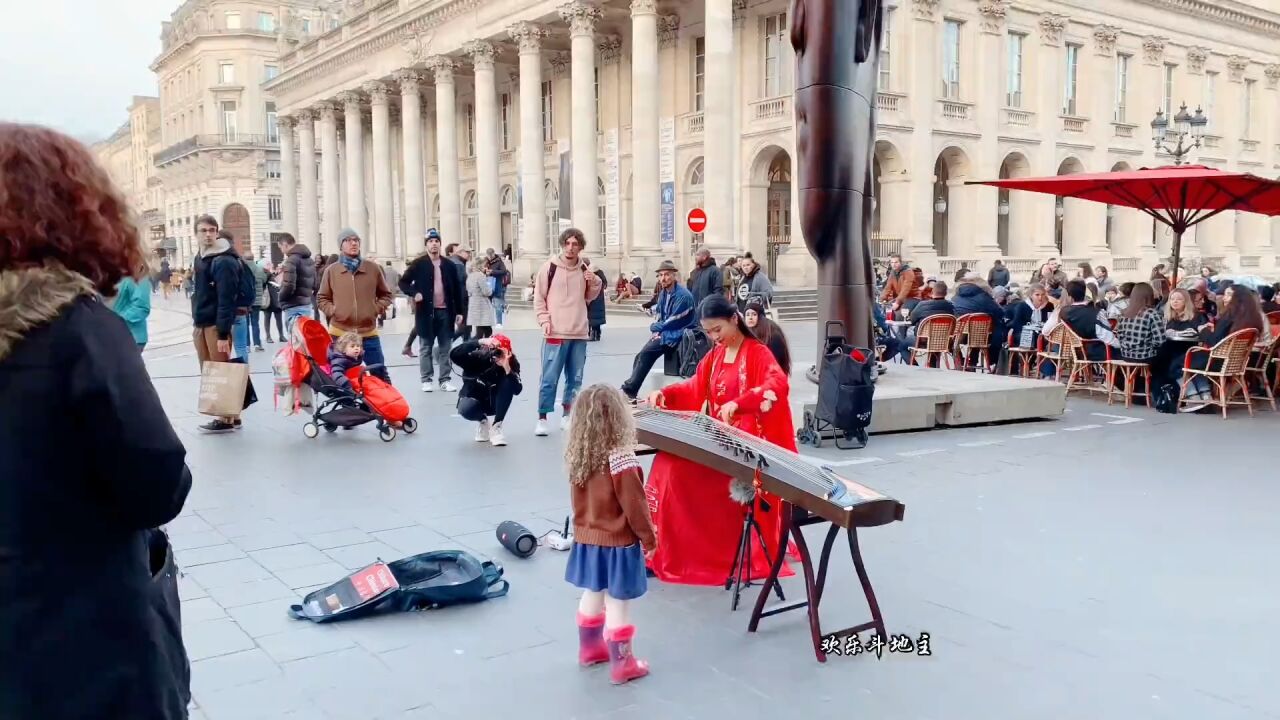 这古筝怎么还能发语音呢?#碰碰彭碰彭 #乐器演奏 #库存