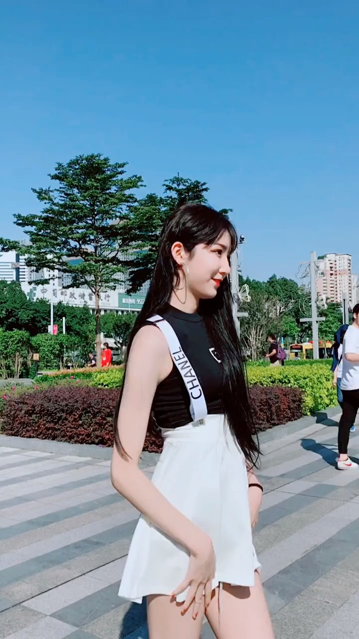 1米8的女生,从来没有谈过恋爱.