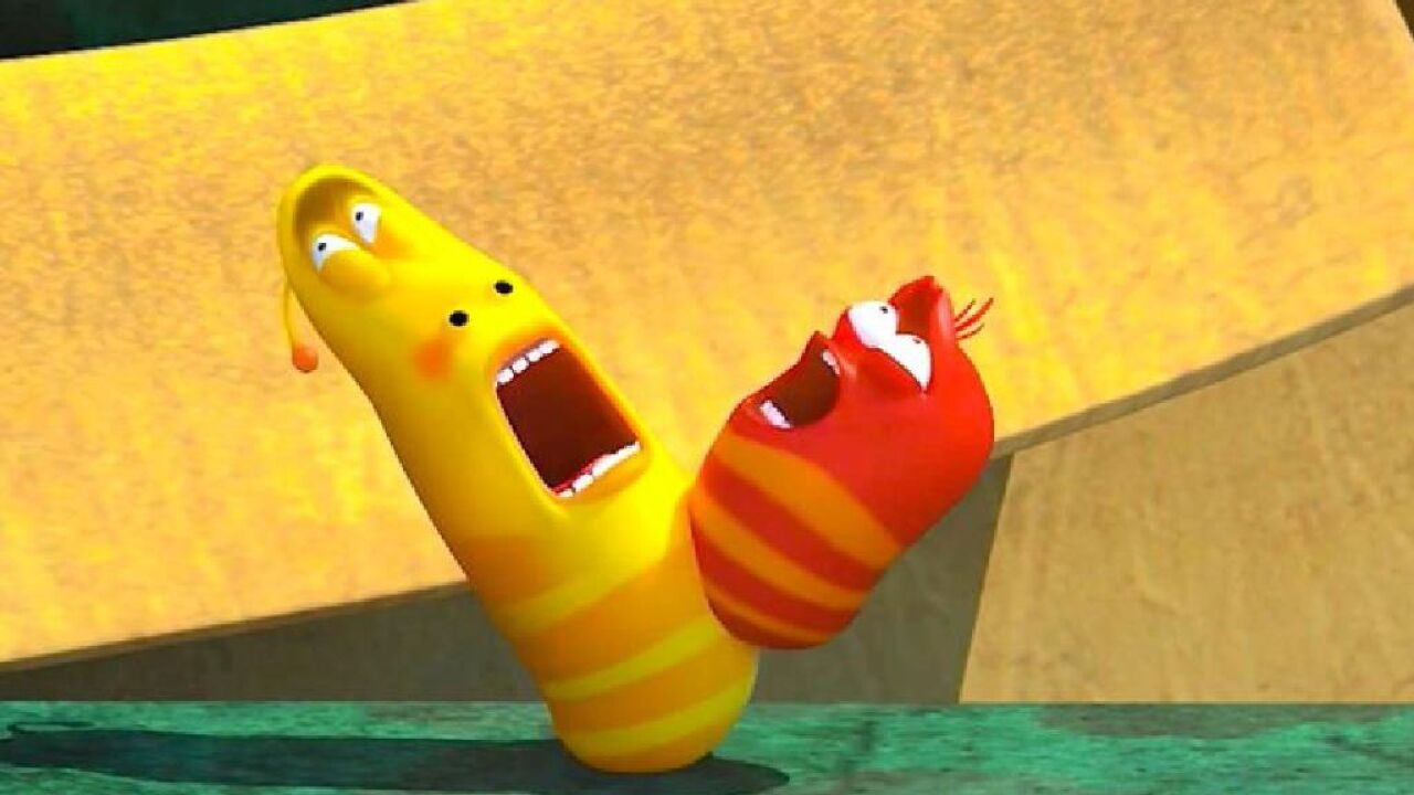 爆笑虫子:小红和小黄意外吃进了吸铁石,两虫怎么都分不开