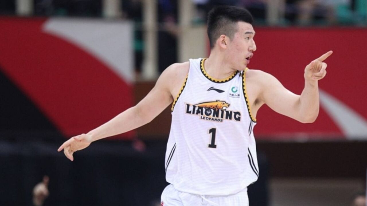 帮倒忙?付豪争抢张镇麟已经到手的篮板,直接被换下