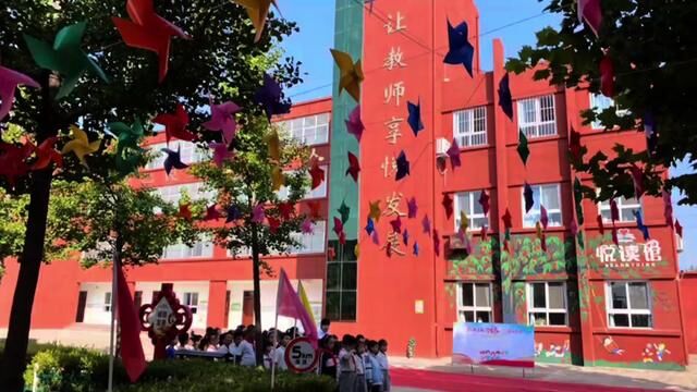 快乐周五 英文绘本启蒙课 沂源县第三实验小学 郑晴晴 翟振晴 审核:郗新梅 徐青 #英文绘本启蒙 发布 翟振晴 翟斌