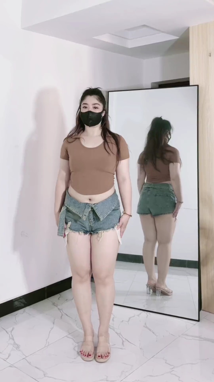 扭一扭#微胖女生#肉腿#这样的身材有人喜欢吗