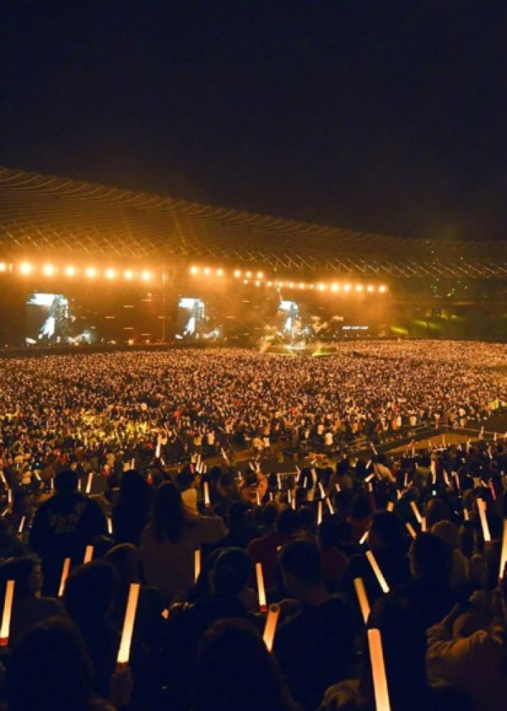 售价140元且不包邮!五月天演唱会荧光棒卖了近600万元