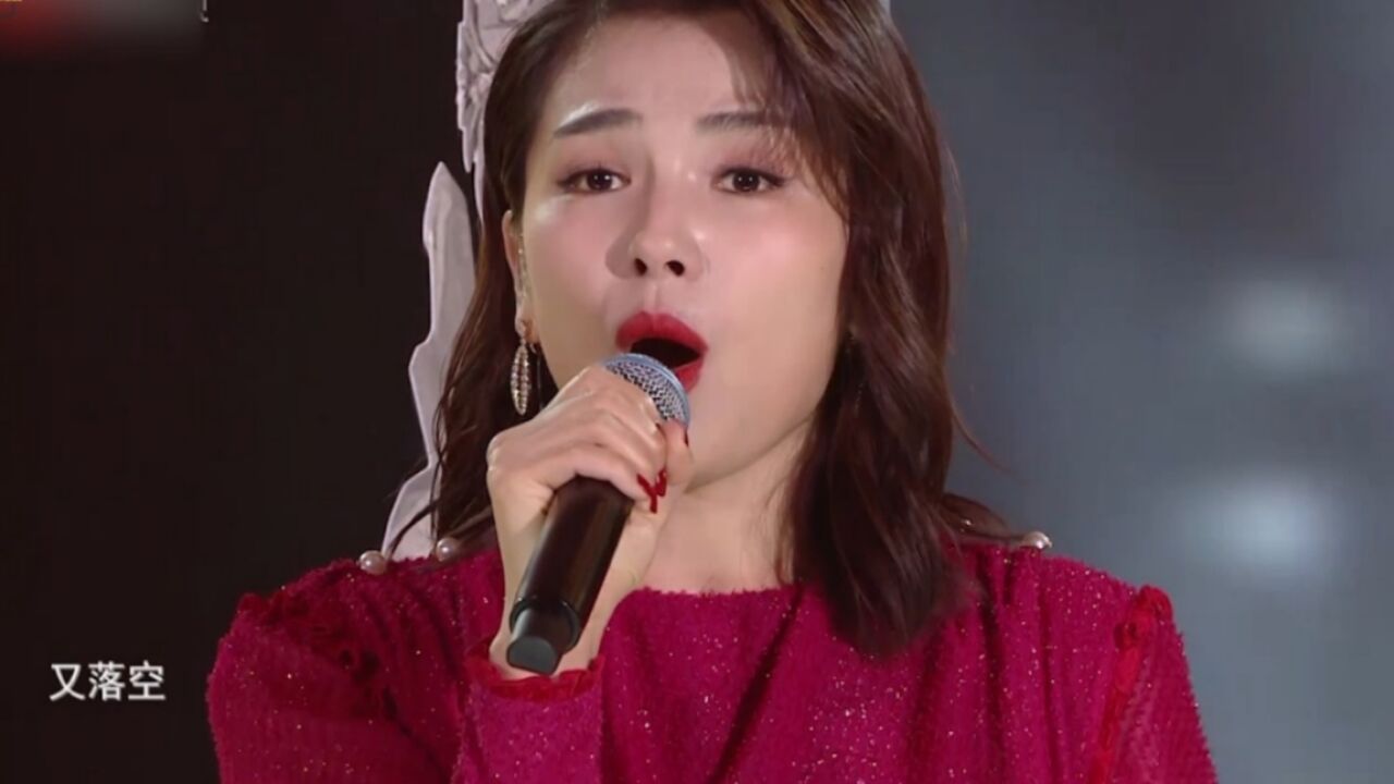 实力派演员刘涛的绝美跨界舞台!演技精湛就算了,唱歌跳舞帅翻了