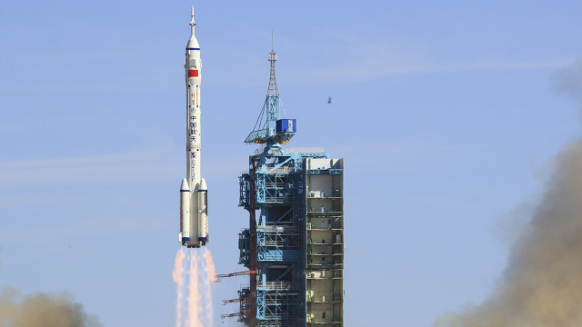 神舟十七号载人飞船发射,对接取得圆满成功