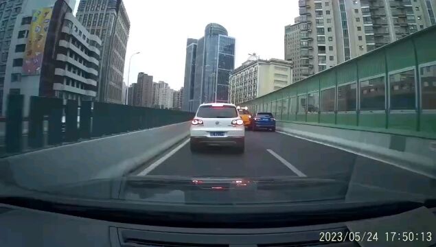 【上海斗气车】