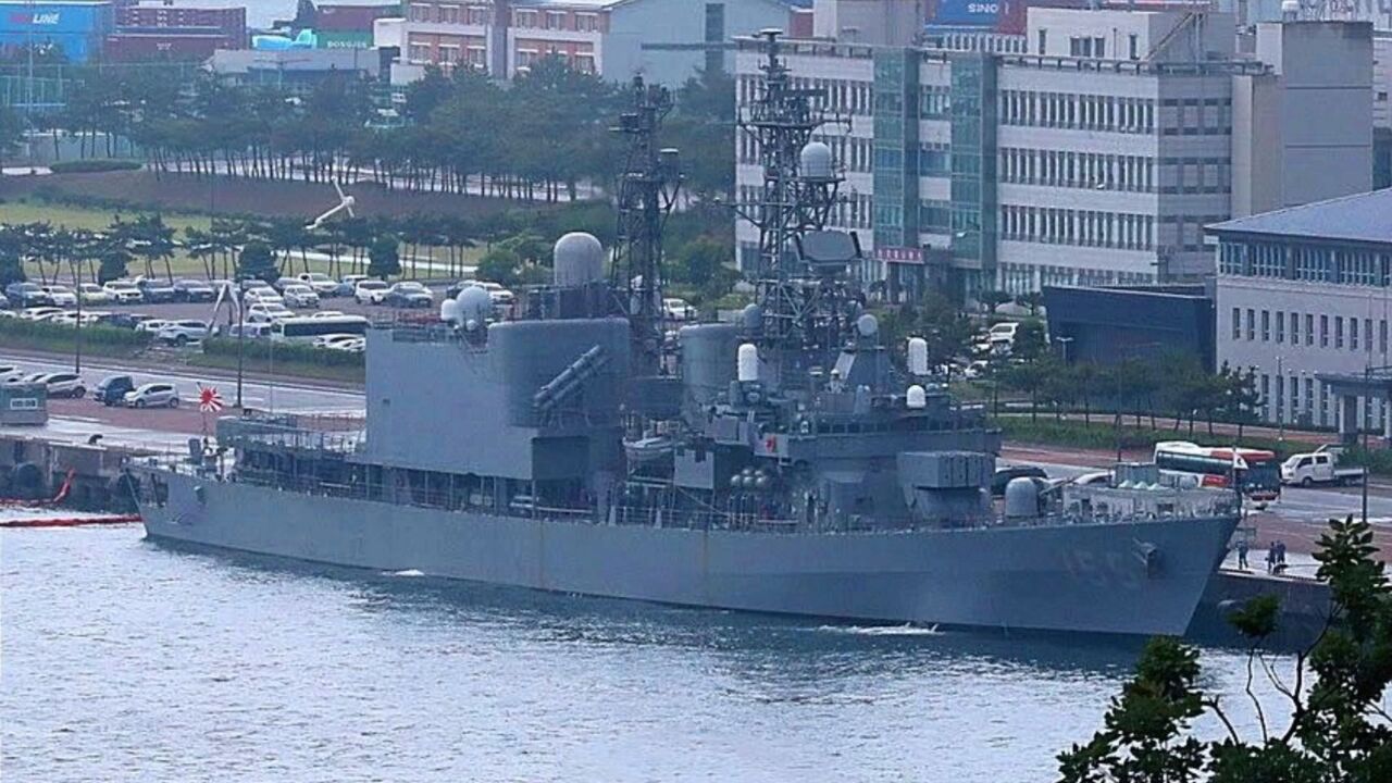 日本護衛艦懸掛