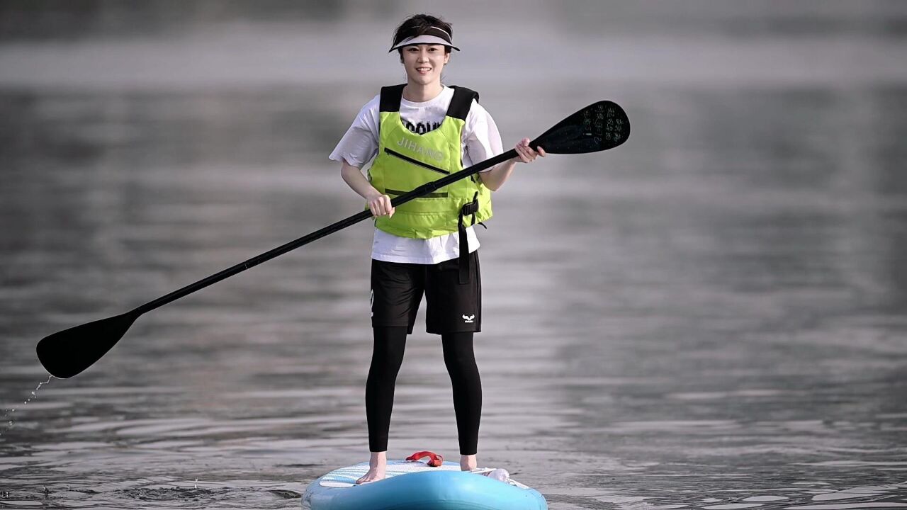 高铁小姐姐的绝活展示(吴安娜)