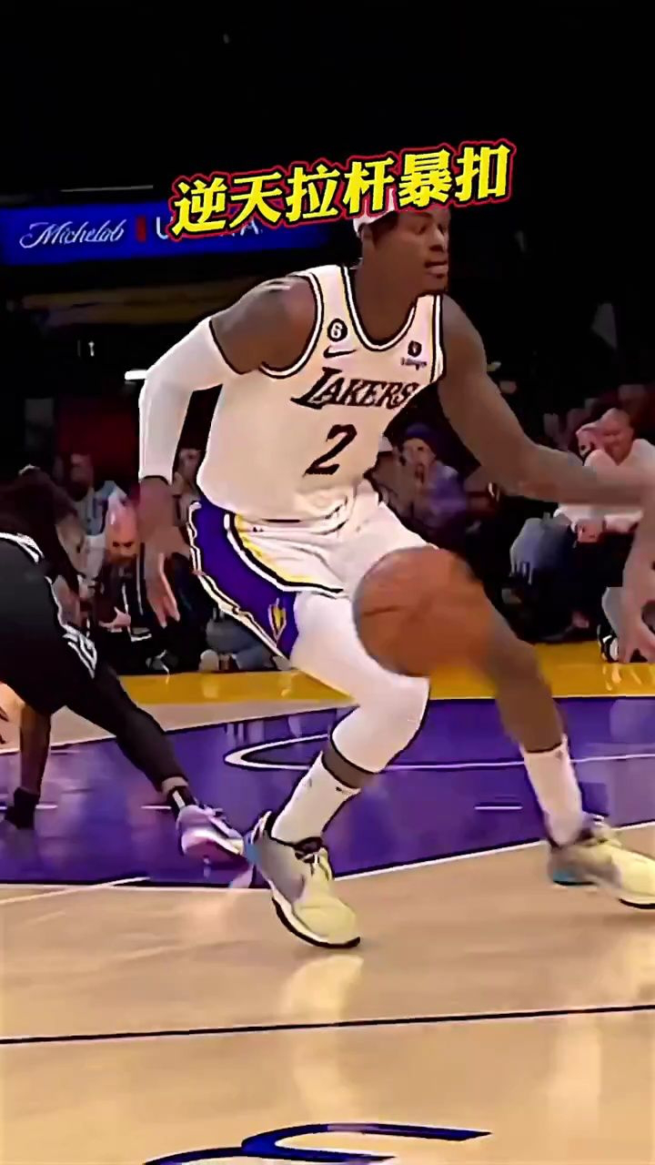 不敢相信这是38岁的詹姆斯,詹姆斯全场狂奔暴扣集锦!#詹姆斯25分#铁铁