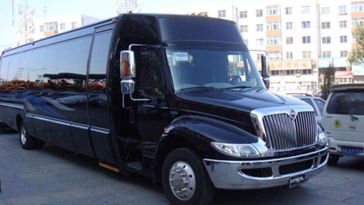 赵本山座驾有多豪华?全国仅此一辆,一起来看看吧