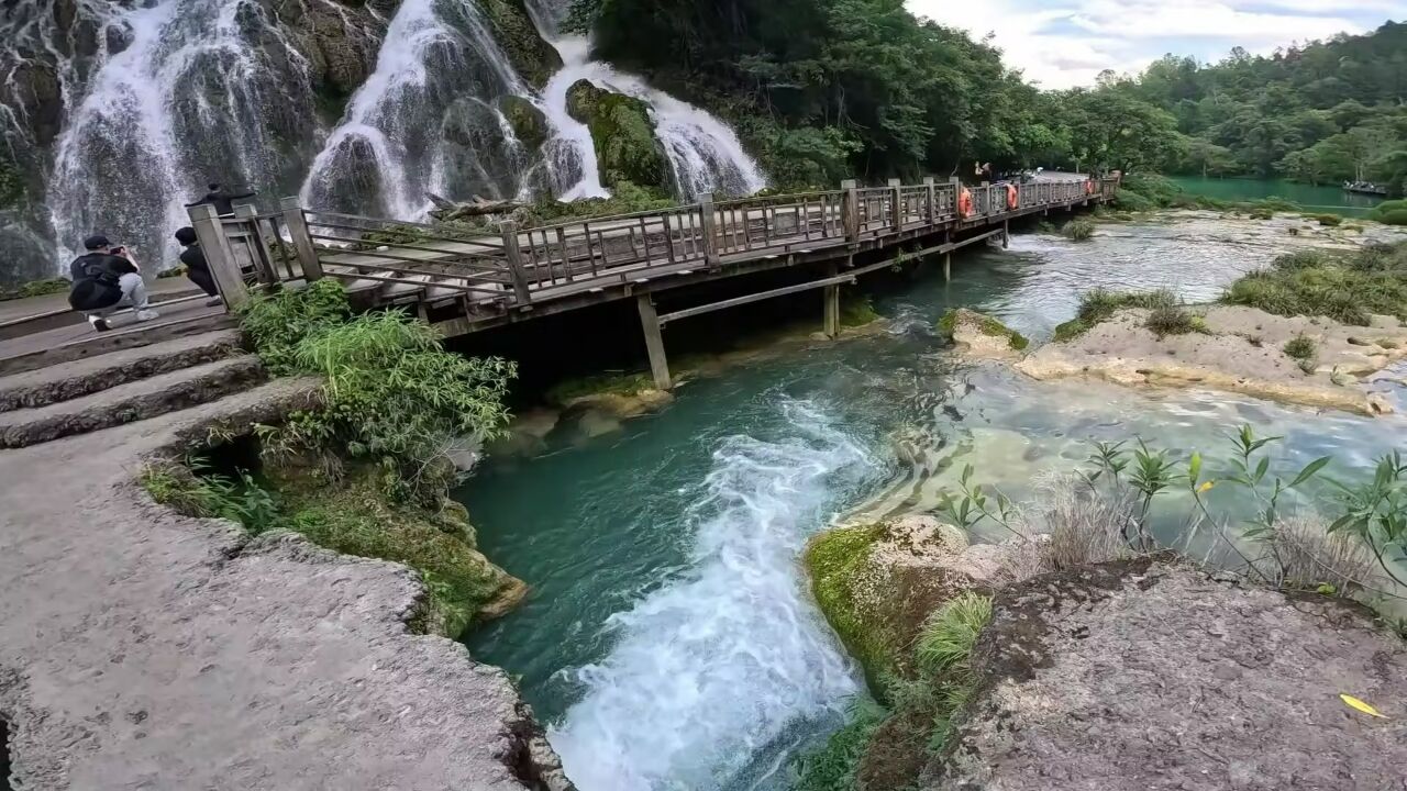 荔波小七孔之"拉雅瀑布".