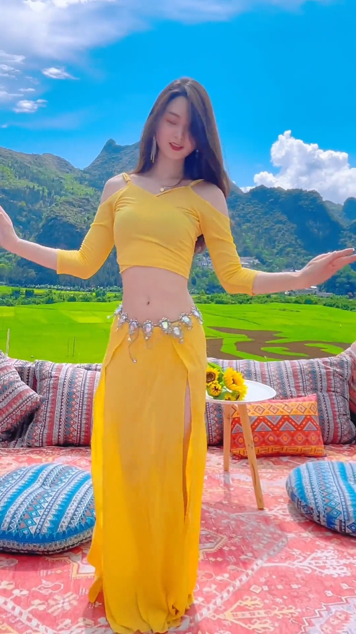 你们冷吗?反正我冷得瑟瑟发d #肚皮舞#异域风情#户外舞蹈