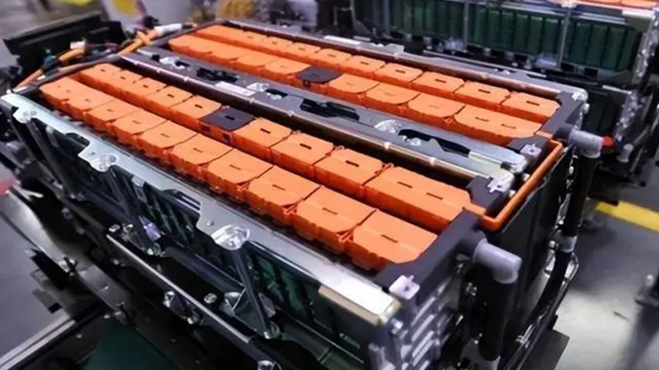 拆开特斯拉和比亚迪电池后,车友吐槽:一个靠实力,一个是吹牛