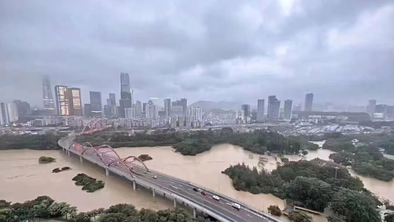 受暴雨影响,9月11日湛江全市停课一天
