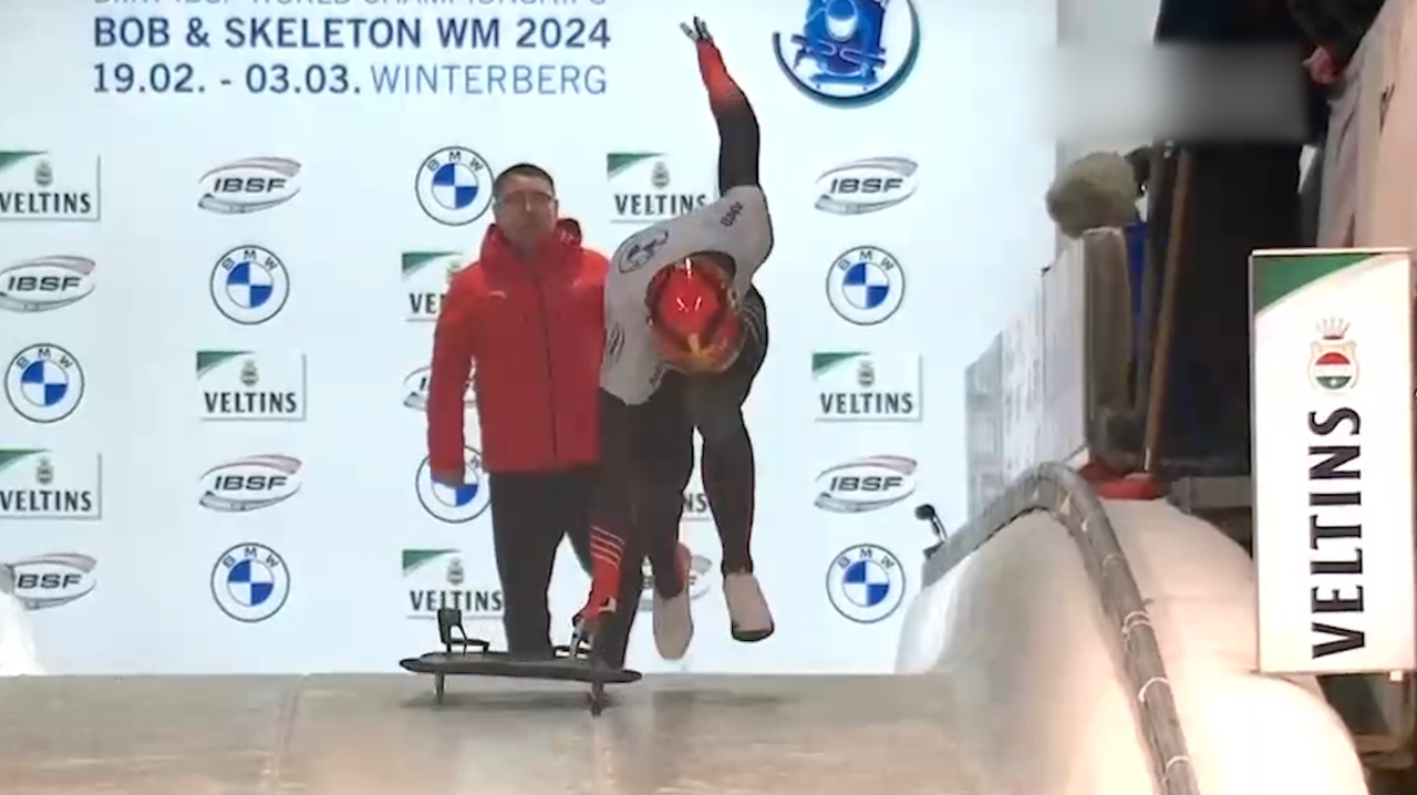 雪车联合会世锦赛·男子钢架雪车项目,实现突破,中国选手殷正夺得铜牌