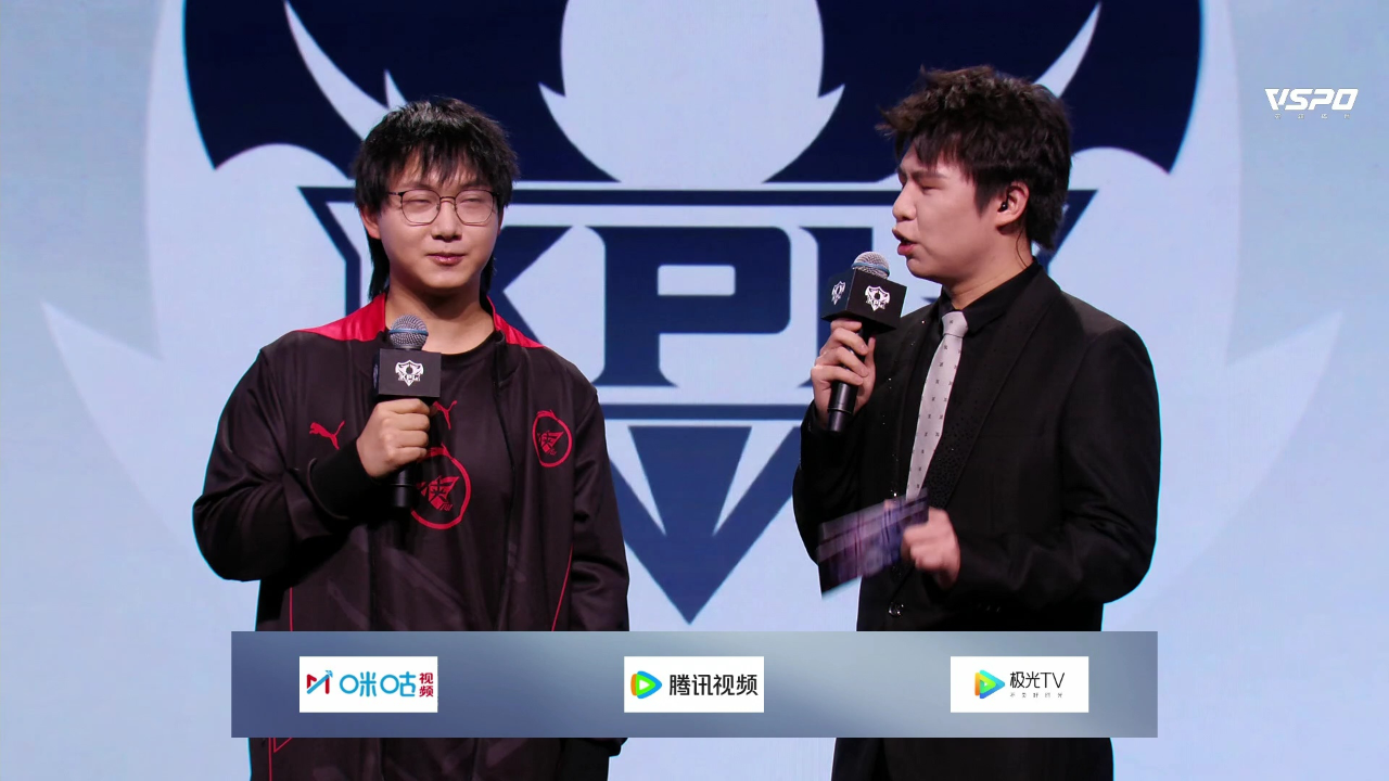 fly(彭云飞):笑影(汤佳杰)的指挥非常nice