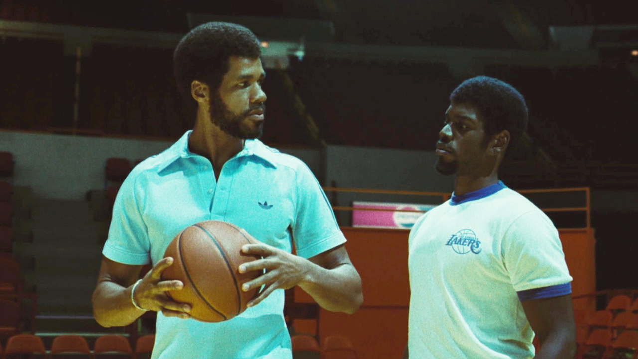 胜利时刻:湖人王朝崛起 第一季丨贾巴尔传授魔术师进攻独门绝技:天勾