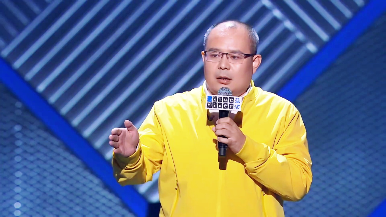 爆梗脱口秀丨老田带口音式自我介绍,观众笑得慢五拍