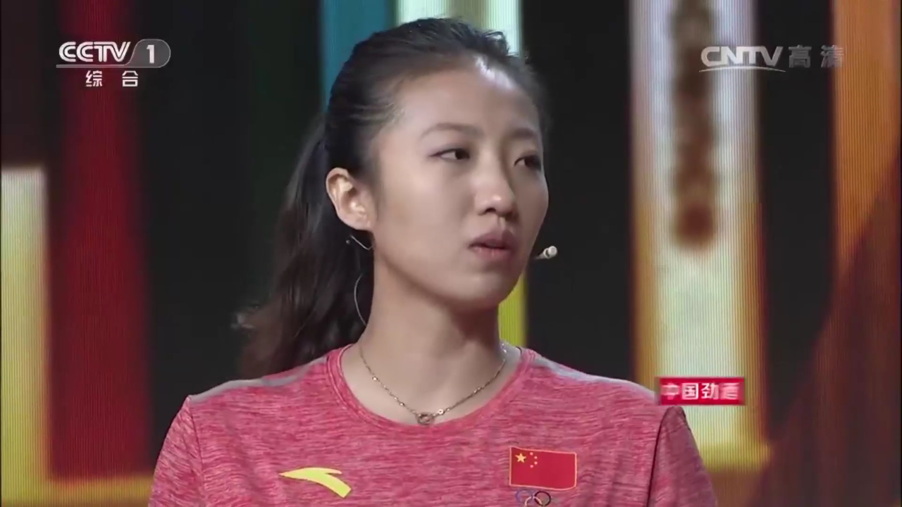 童年综艺回忆杀丨撒贝宁和女排队员同台打排球,秒变小矮人,还遭惠若琪