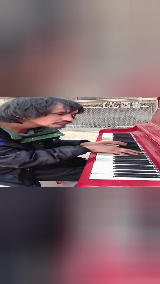 ryran·tomson - the beginning(加拿大流浪者的钢琴曲)(标清)