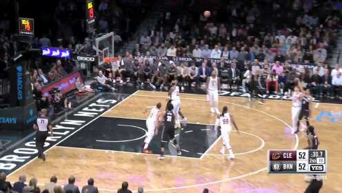 《NBA骑士》【得分】詹姆斯强硬碾压内线 丁威迪回身三分还以颜色