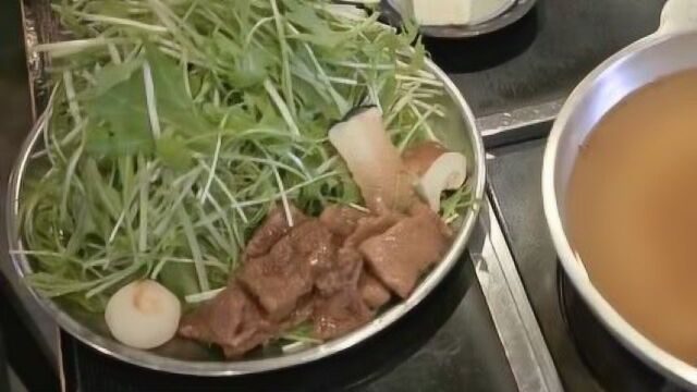 鲸鱼肉真的好吃吗?日本老奶奶:越吃越难吃吃到想吐!