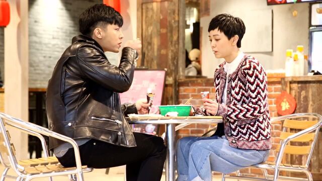 郭采洁炎亚纶吃泡面冰淇淋