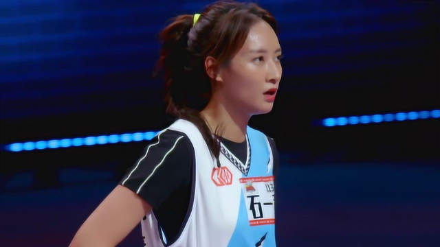 《我要打篮球》郁菲失误太多自责痛哭!她会被淘汰吗